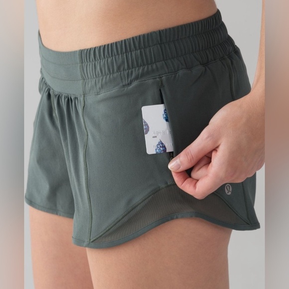 Lululemon Hotty Hot Short II 2.5" Dark Forest Lined Size 10 Athleisure Shorts - Picture 12 of 16